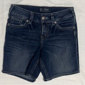 Silver Jeans Suki Medium Blue Mid Denim Shorts Size 26